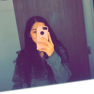 Meet your Posher, Kayla